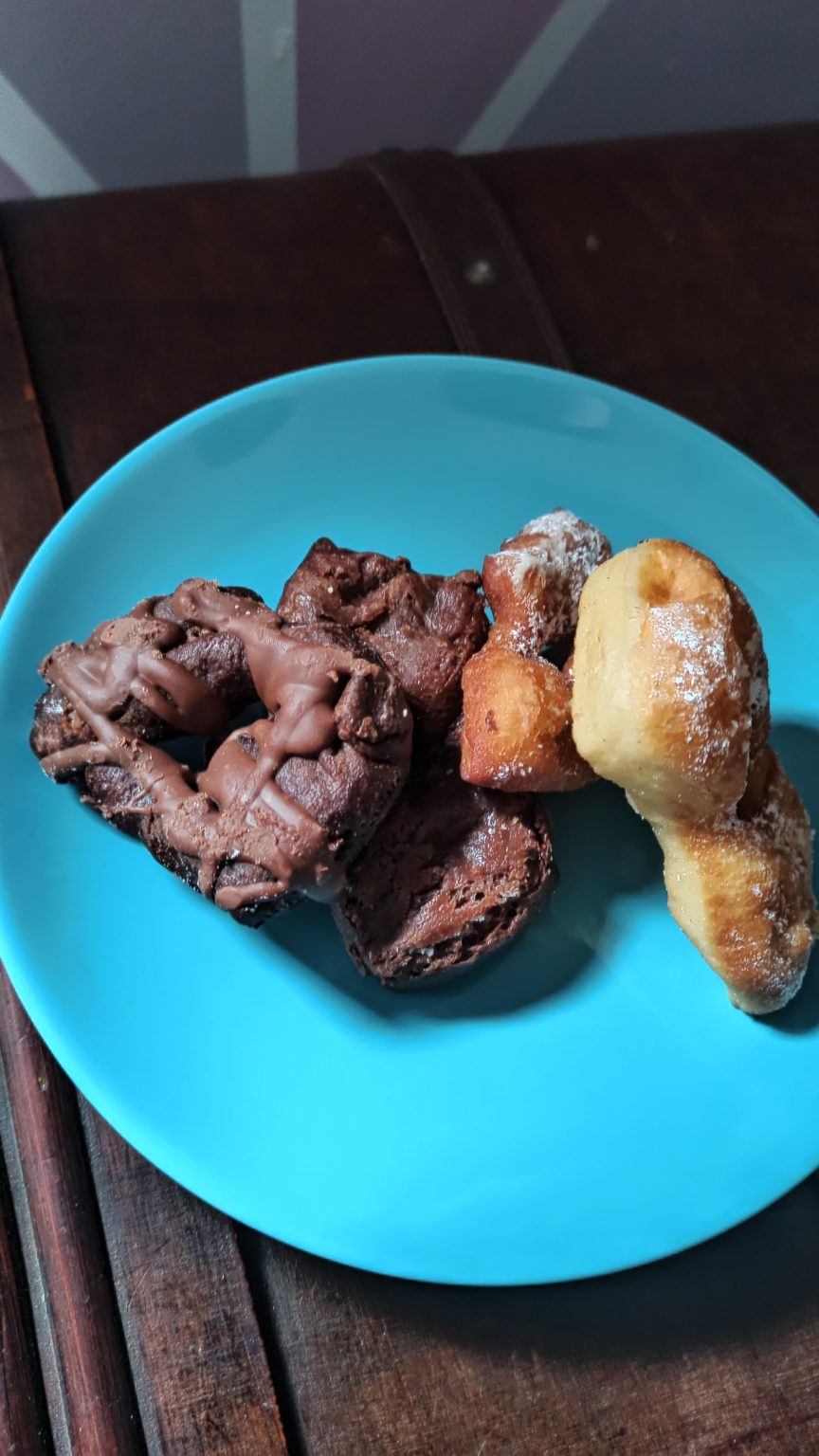 On A Test Pour Vous Les Bugnes Au Chocolat Du Croq En Bouche